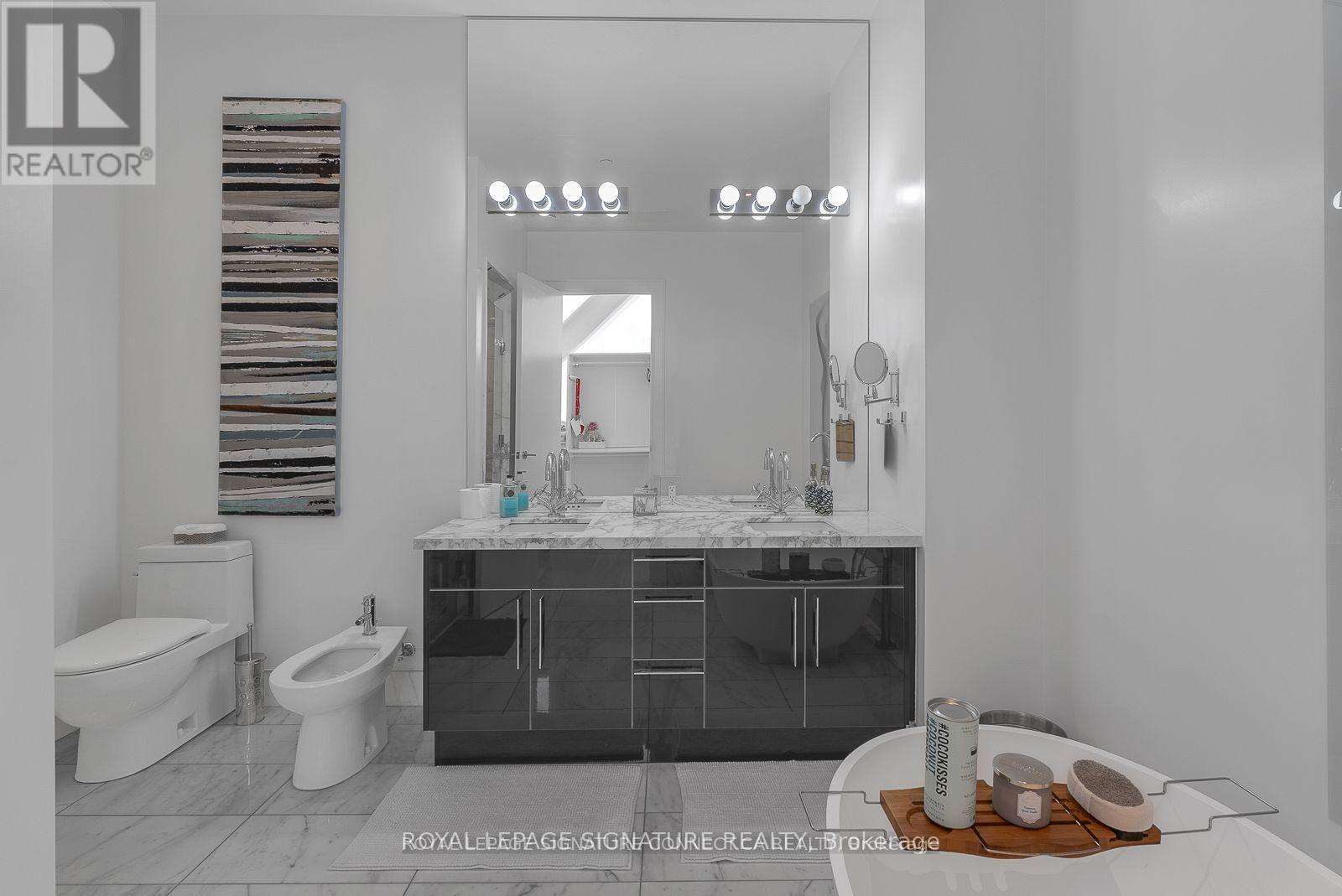 1401 - 39 Queens Quay E, Toronto, Ontario  M5E 0A4 - Photo 17 - C12504376