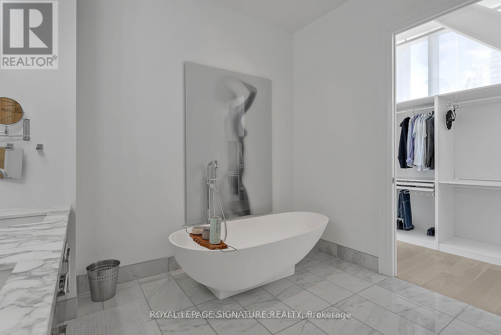 1401 - 39 Queens Quay E, Toronto, Ontario  M5E 0A4 - Photo 16 - C12504376