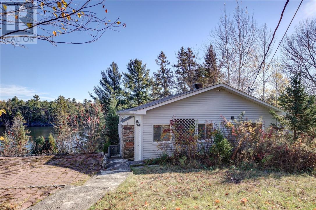 845 Hendrie, Estaire, Ontario  P3E 4N1 - Photo 2 - 2125429