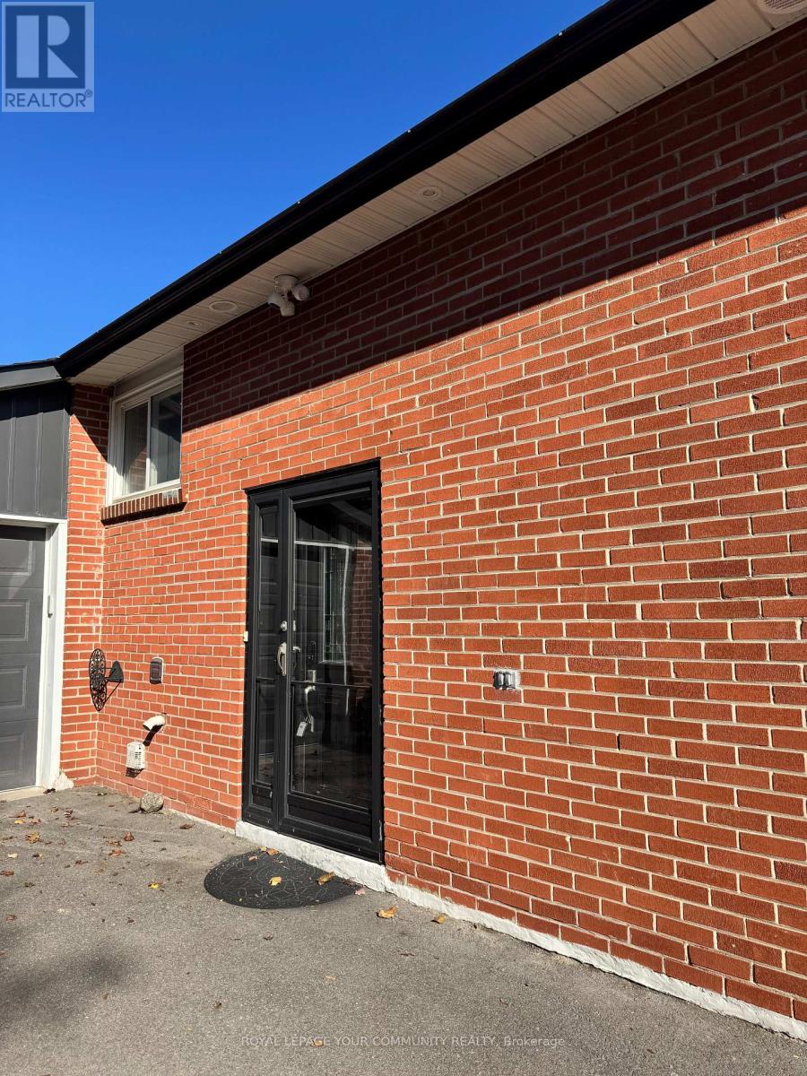 205 Talbot Crescent, Newmarket, Ontario  L3Y 1A4 - Photo 3 - N12503624