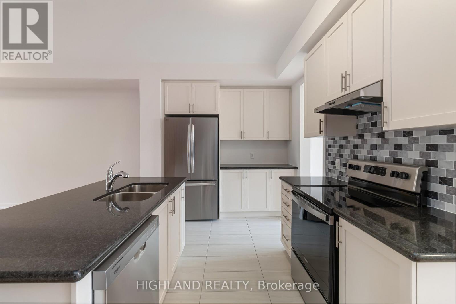 2 - 1220 Dartmouth Crescent, Oakville, Ontario  L6H 8C1 - Photo 11 - W12501064