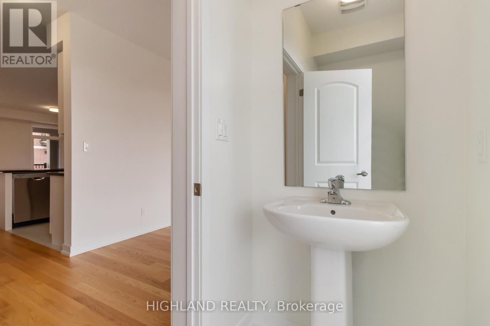 2 - 1220 Dartmouth Crescent, Oakville, Ontario  L6H 8C1 - Photo 15 - W12501064