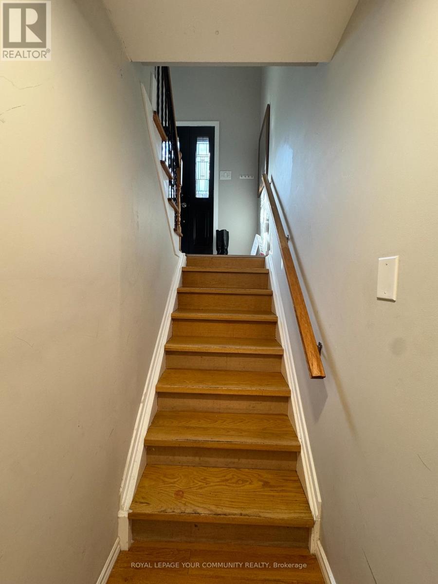 205 Talbot Crescent, Newmarket, Ontario  L3Y 1A4 - Photo 6 - N12503624