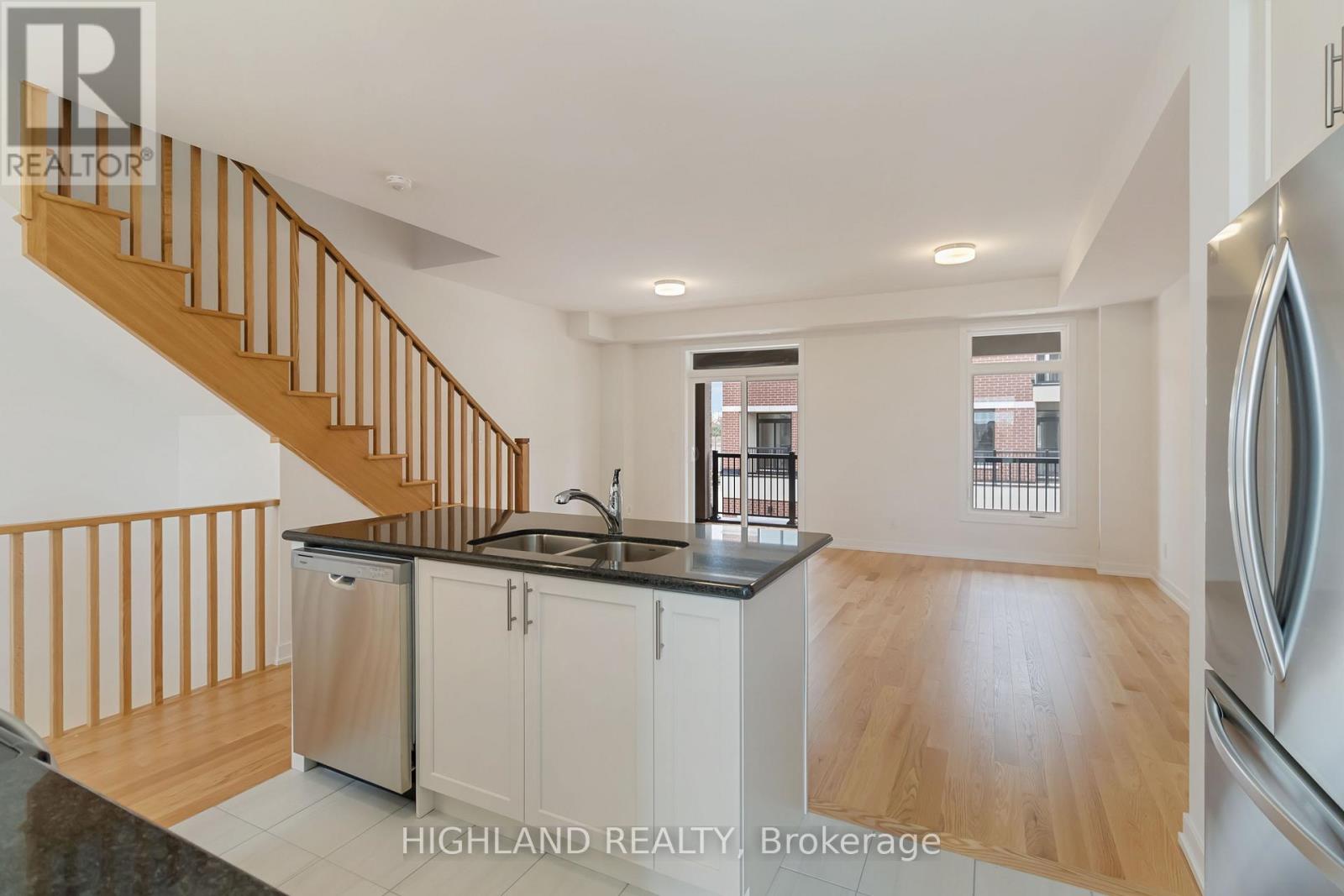 2 - 1220 Dartmouth Crescent, Oakville, Ontario  L6H 8C1 - Photo 12 - W12501064