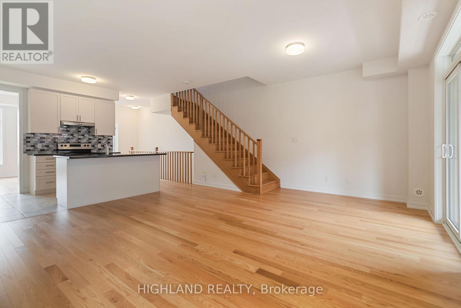 2 - 1220 Dartmouth Crescent, Oakville, Ontario  L6H 8C1 - Photo 9 - W12501064