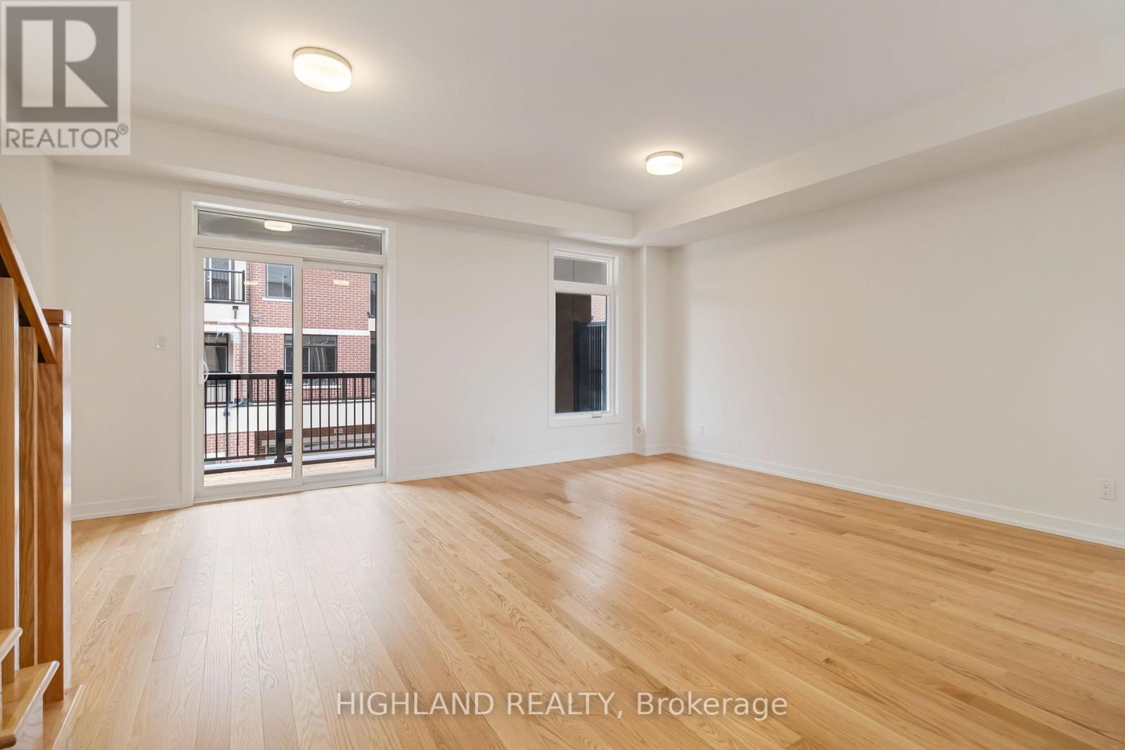 2 - 1220 Dartmouth Crescent, Oakville, Ontario  L6H 8C1 - Photo 7 - W12501064