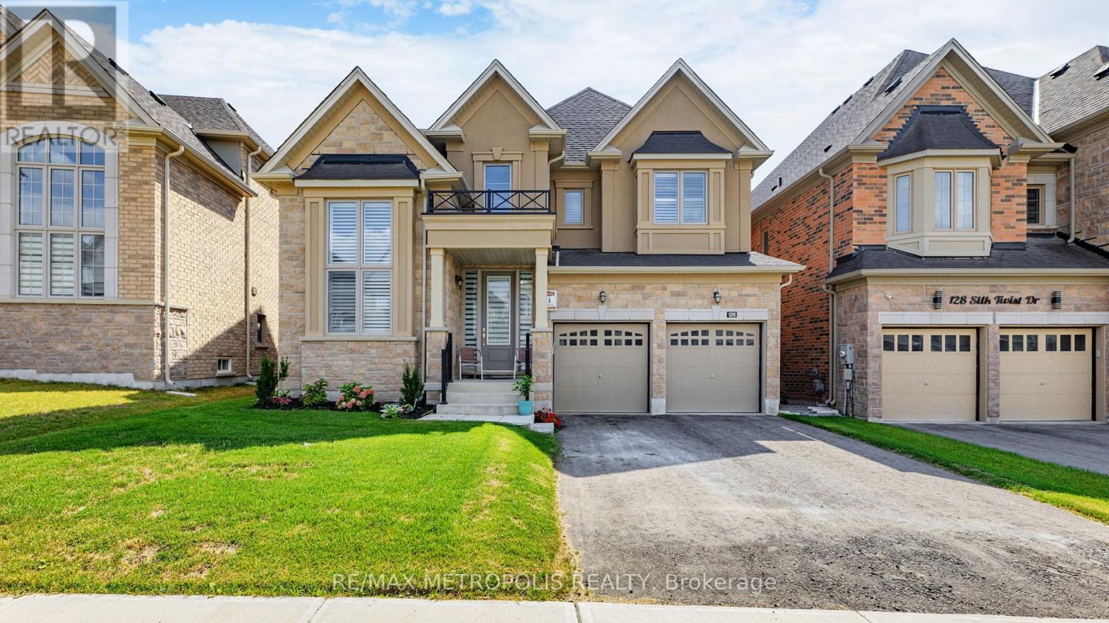 126 Silk Twist Drive, East Gwillimbury, Ontario  L9N 0W1 - Photo 3 - N12504222