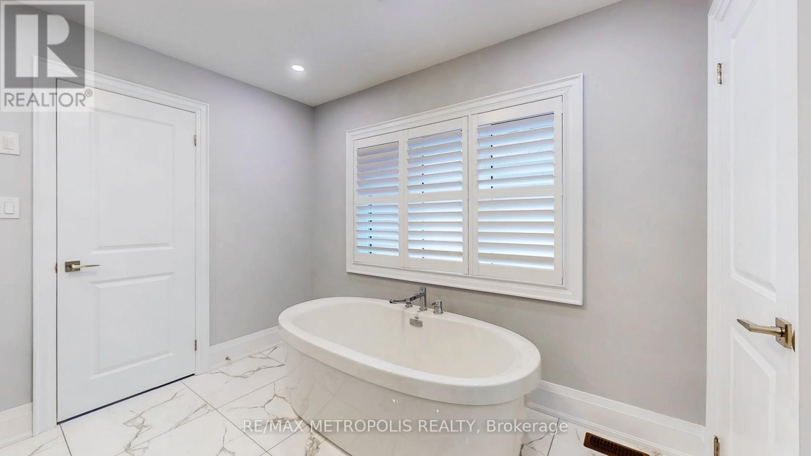 126 Silk Twist Drive, East Gwillimbury, Ontario  L9N 0W1 - Photo 33 - N12504222