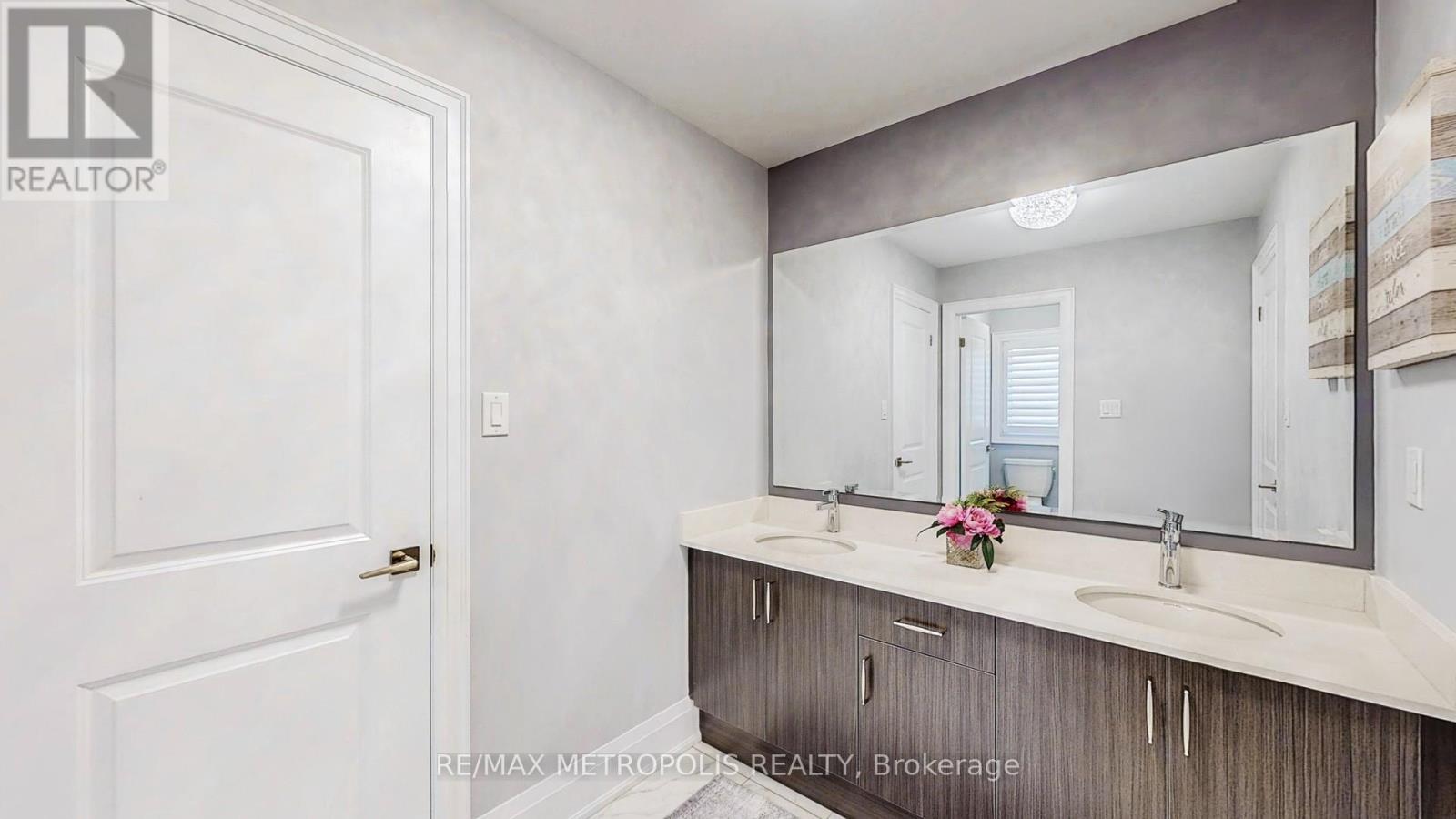 126 Silk Twist Drive, East Gwillimbury, Ontario  L9N 0W1 - Photo 37 - N12504222