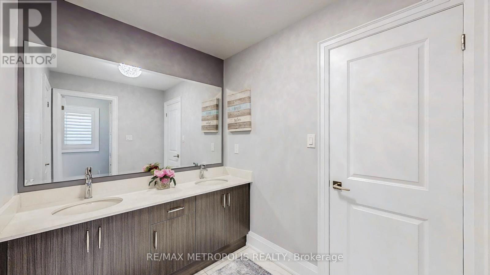 126 Silk Twist Drive, East Gwillimbury, Ontario  L9N 0W1 - Photo 38 - N12504222