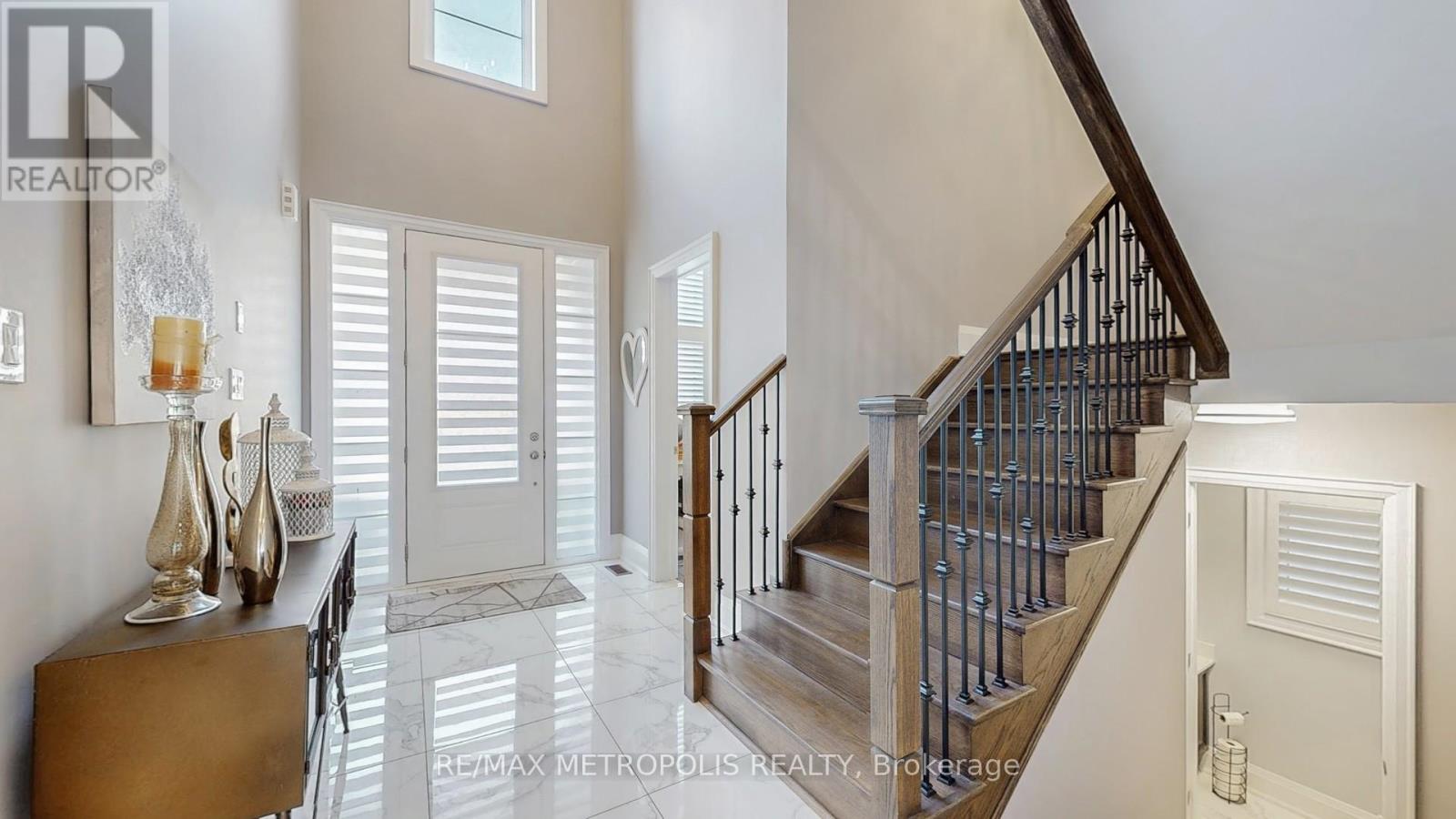 126 Silk Twist Drive, East Gwillimbury, Ontario  L9N 0W1 - Photo 6 - N12504222