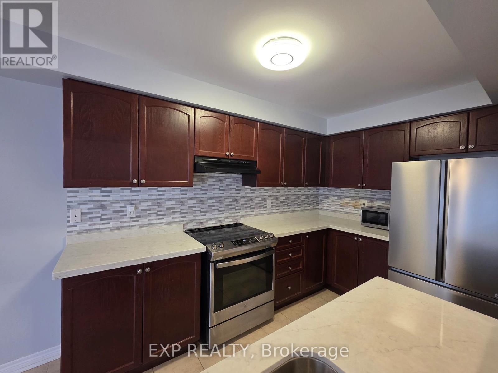 11 Winisk Street, Richmond Hill, Ontario  L4E 0M6 - Photo 3 - N12504236