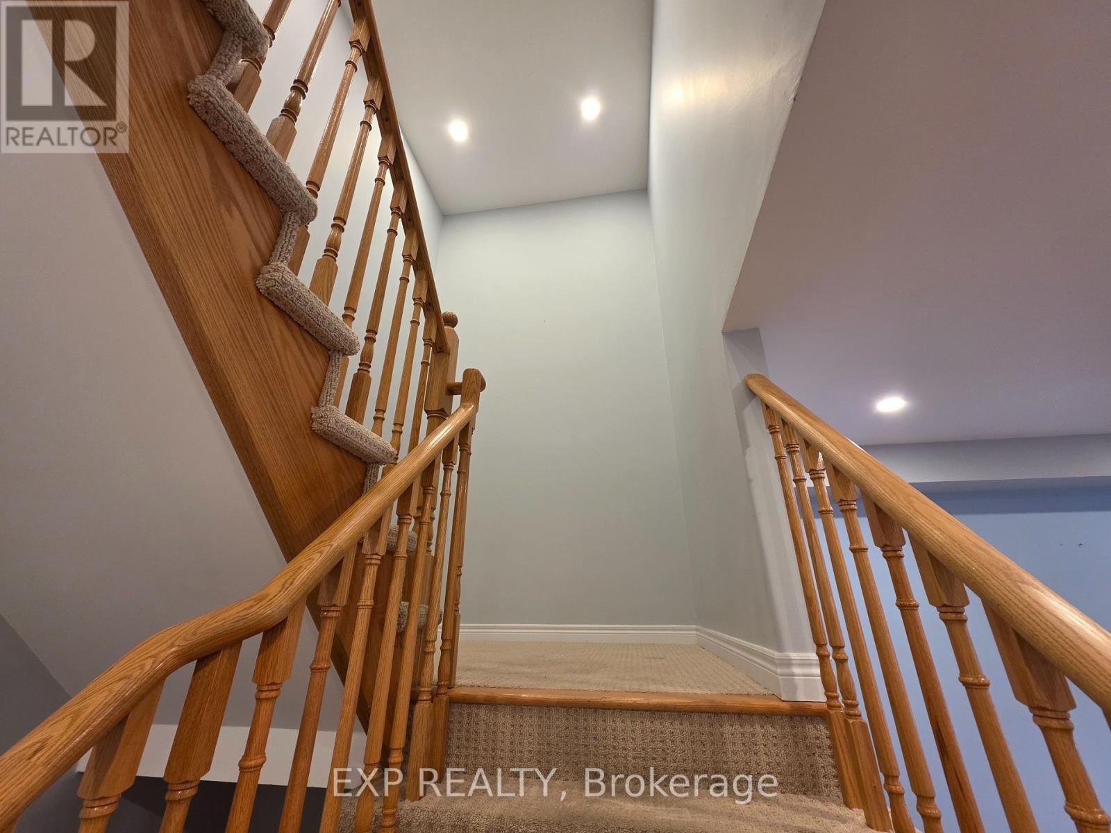 11 Winisk Street, Richmond Hill, Ontario  L4E 0M6 - Photo 7 - N12504236