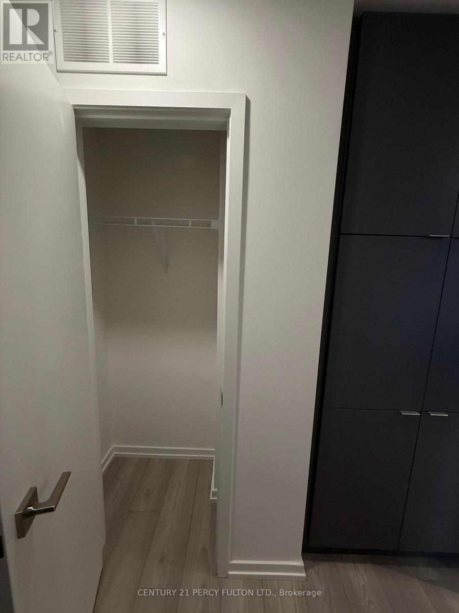 23 - 17 Lytham Green Circle, Newmarket, Ontario  L3Y 0H4 - Photo 3 - N12504354