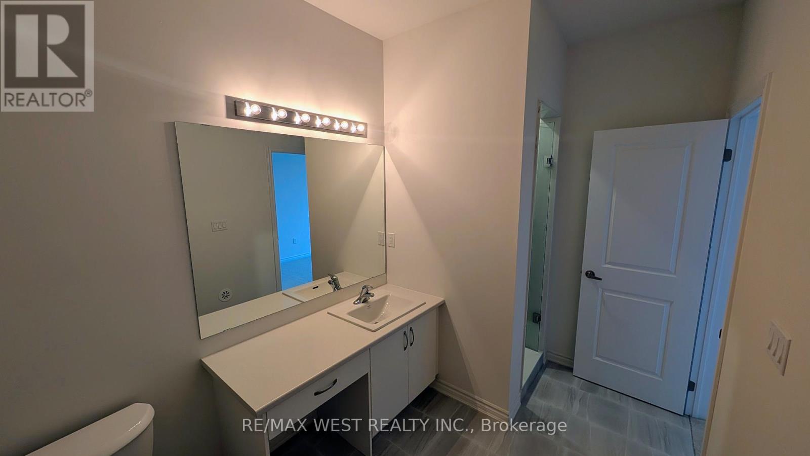 95 Paradox Street, Vaughan, Ontario  L4L 1A7 - Photo 19 - N12504420