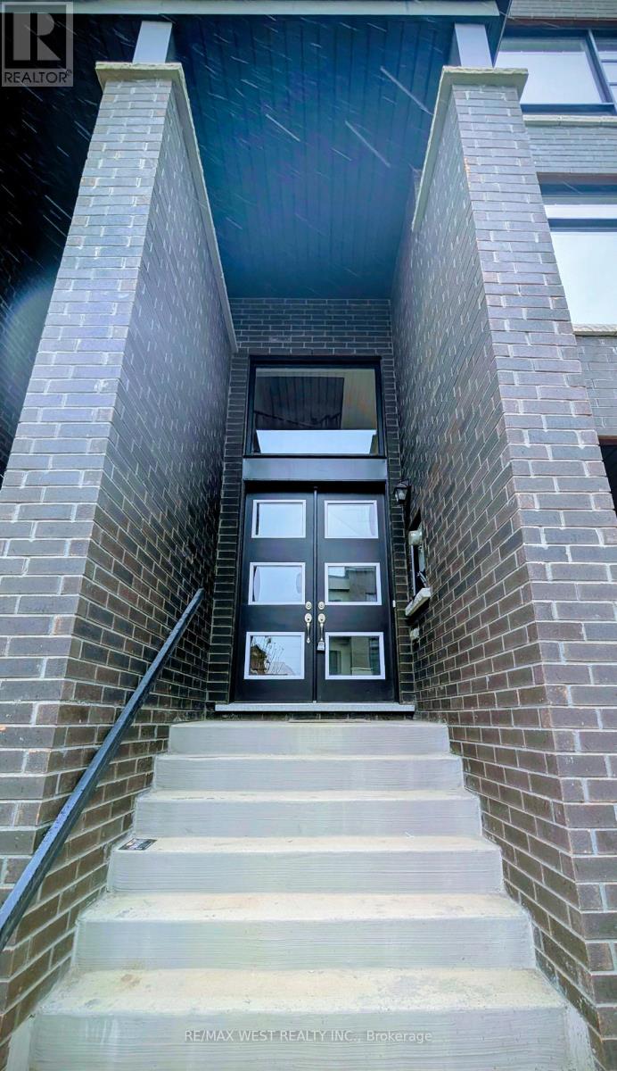 95 Paradox Street, Vaughan, Ontario  L4L 1A7 - Photo 2 - N12504420