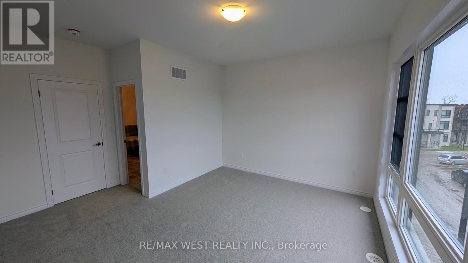 95 Paradox Street, Vaughan, Ontario  L4L 1A7 - Photo 23 - N12504420