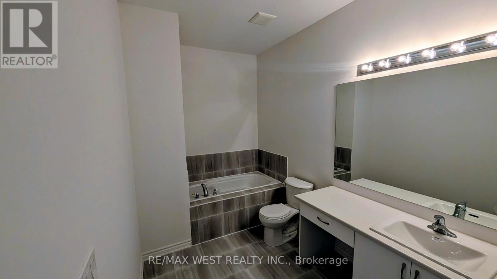 95 Paradox Street, Vaughan, Ontario  L4L 1A7 - Photo 26 - N12504420