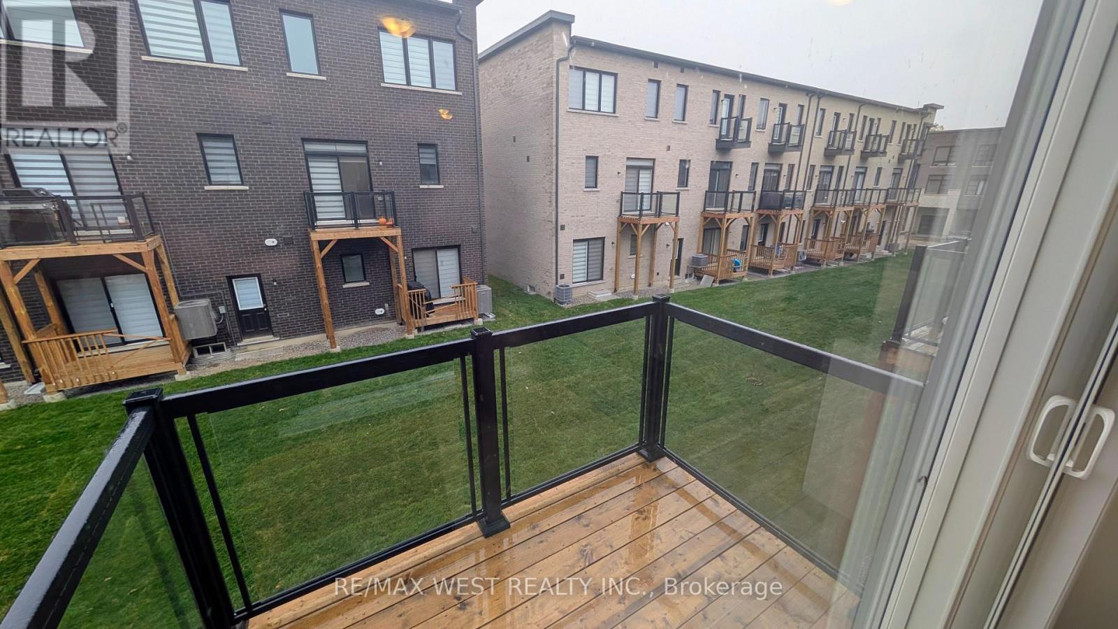 95 Paradox Street, Vaughan, Ontario  L4L 1A7 - Photo 30 - N12504420