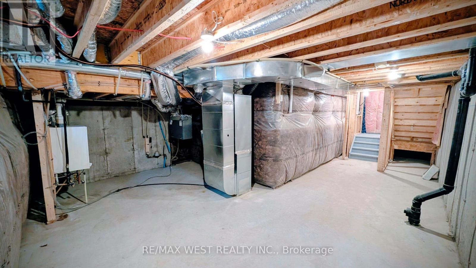 95 Paradox Street, Vaughan, Ontario  L4L 1A7 - Photo 33 - N12504420