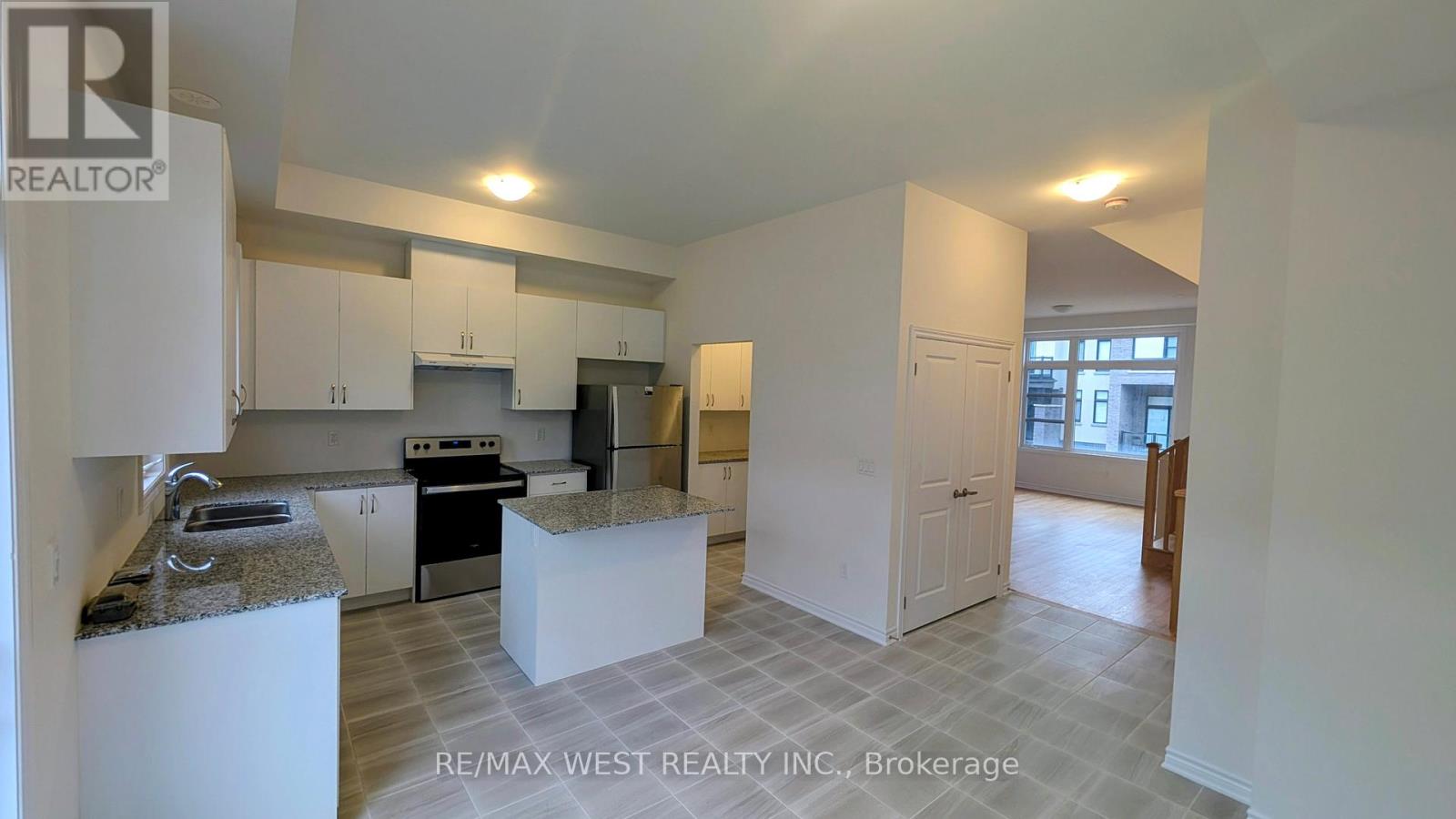 95 Paradox Street, Vaughan, Ontario  L4L 1A7 - Photo 7 - N12504420