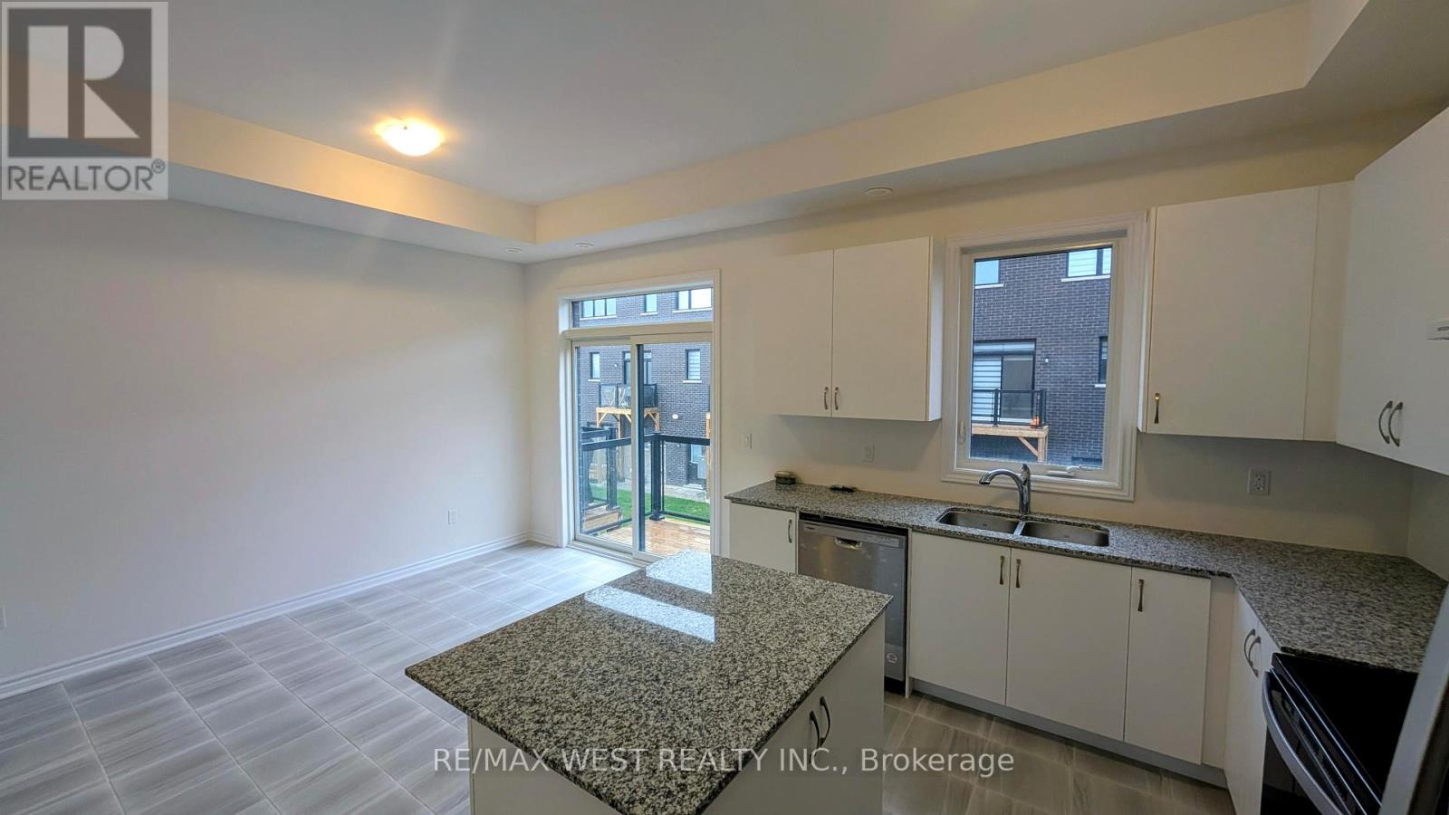 95 Paradox Street, Vaughan, Ontario  L4L 1A7 - Photo 8 - N12504420