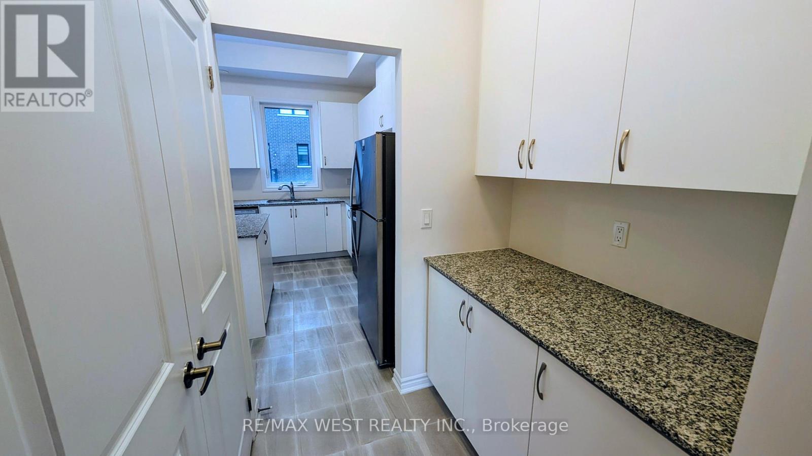 95 Paradox Street, Vaughan, Ontario  L4L 1A7 - Photo 9 - N12504420