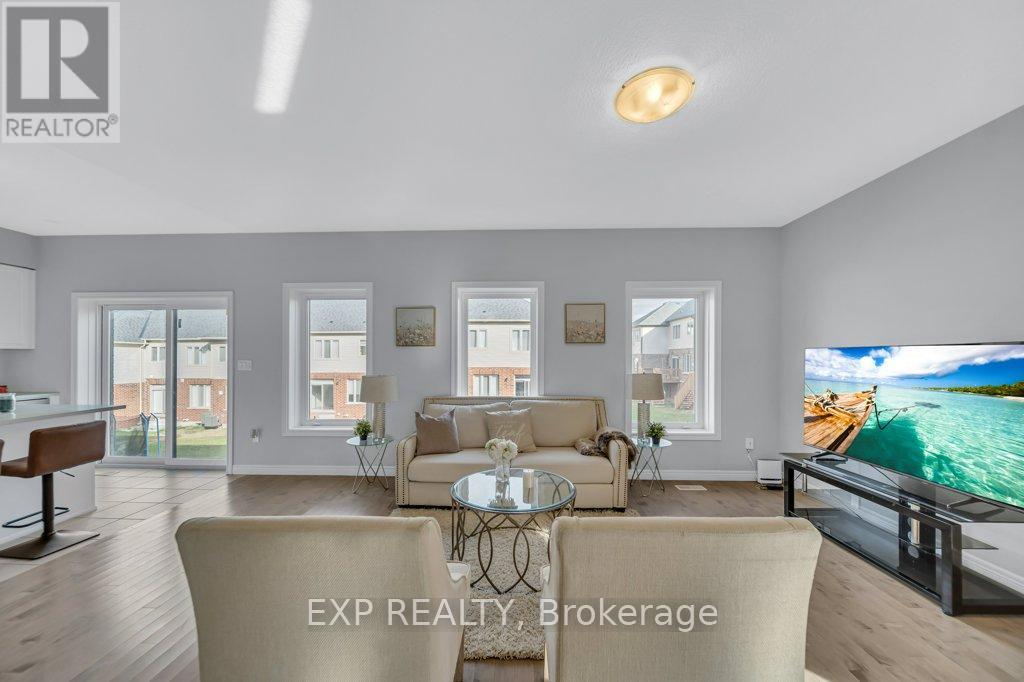 43 Sugar Trail, Kitchener, Ontario  N2R 0S5 - Photo 8 - X12503298