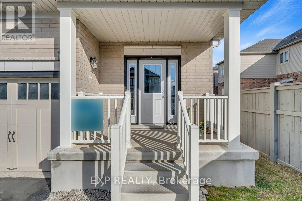 43 Sugar Trail, Kitchener, Ontario  N2R 0S5 - Photo 4 - X12503298