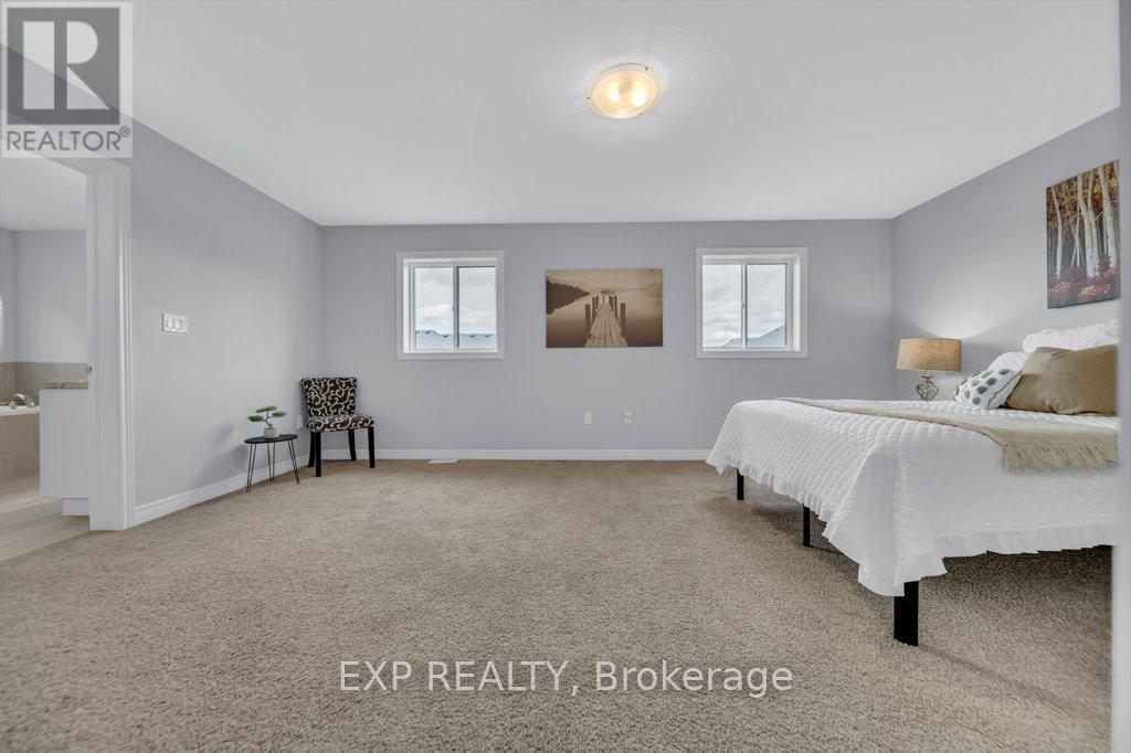 43 Sugar Trail, Kitchener, Ontario  N2R 0S5 - Photo 22 - X12503298