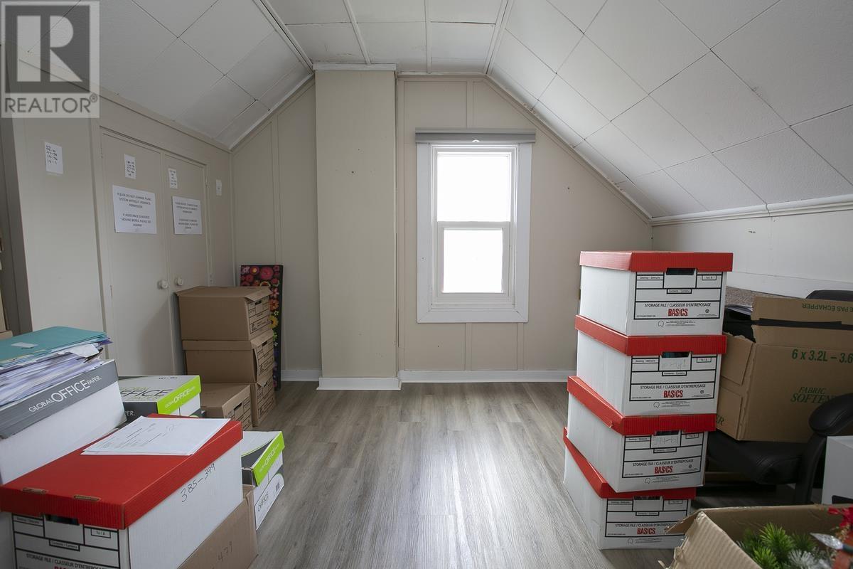 446 Albert St, Sault Ste. Marie, Ontario  P6A 2J8 - Photo 37 - SM253097