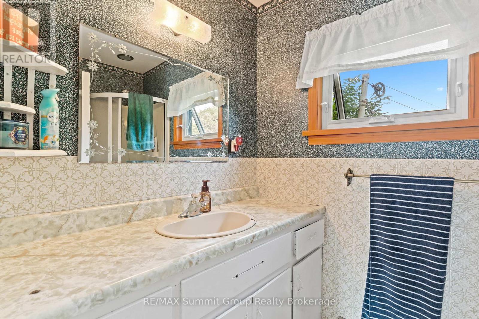 235274 Grey Road 13, Grey Highlands, Ontario  N0C 1G0 - Photo 19 - X12504510