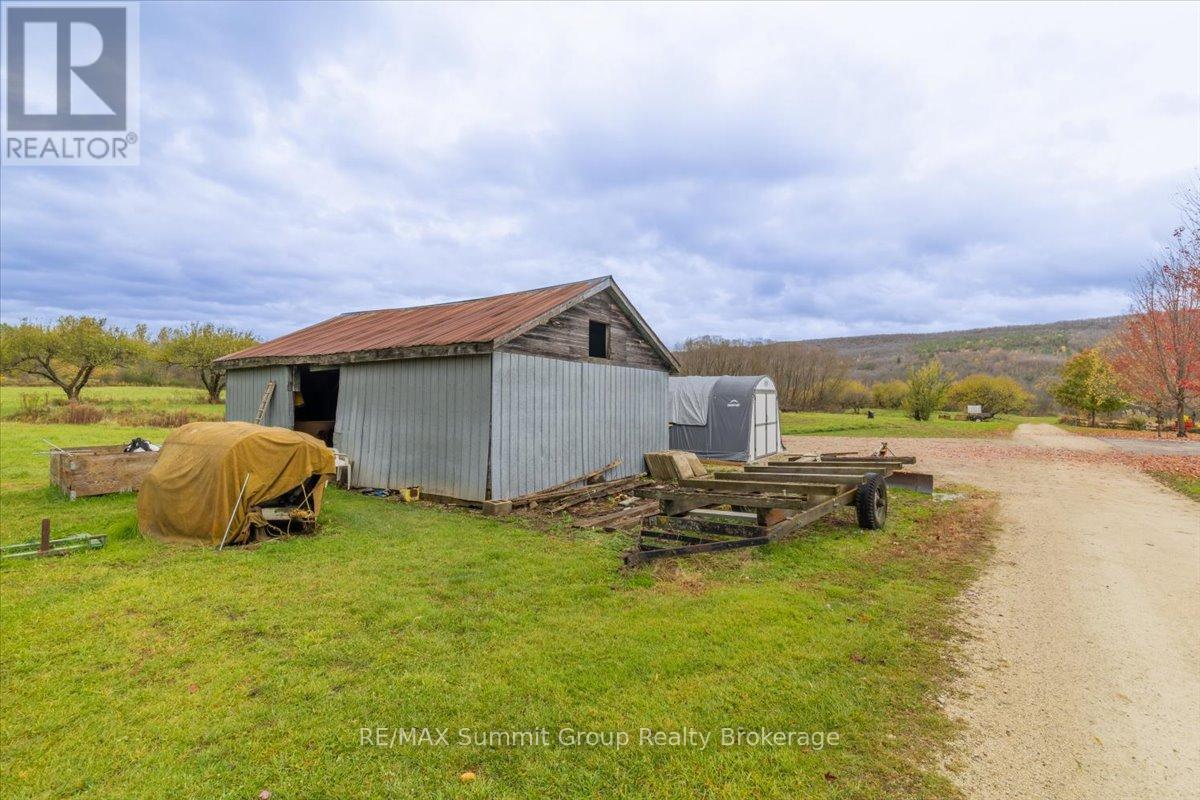 235274 Grey Road 13, Grey Highlands, Ontario  N0C 1G0 - Photo 36 - X12504510