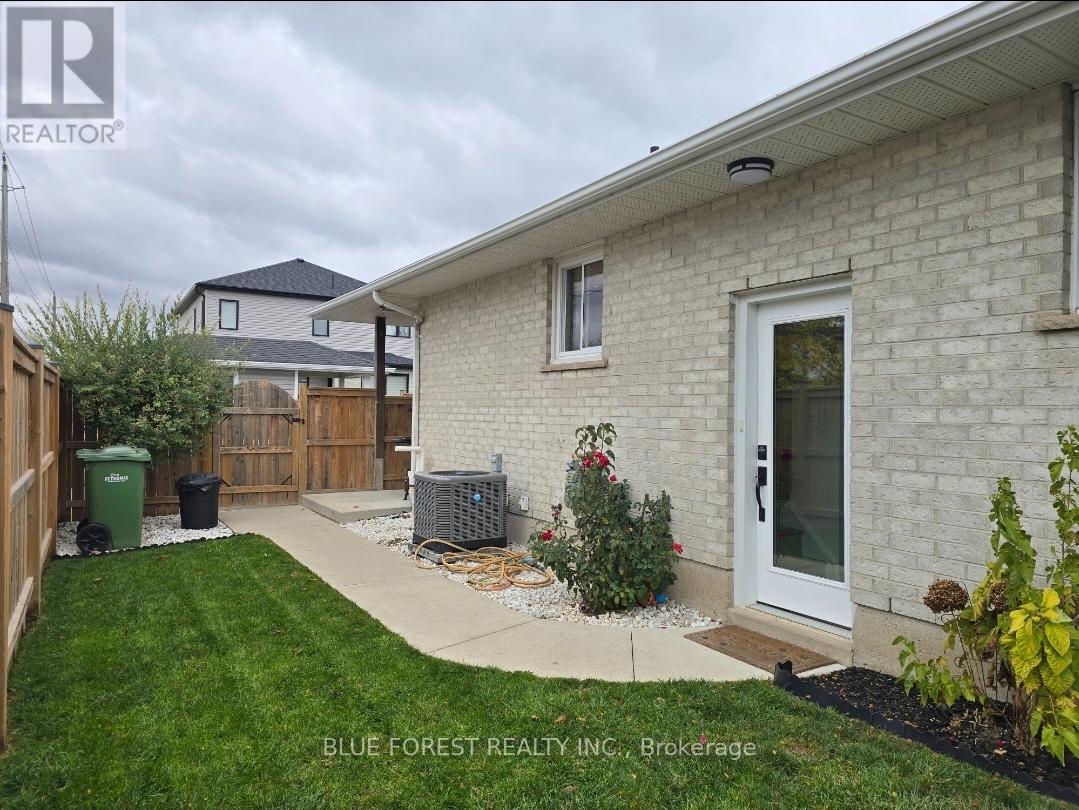 433 Highview Drive, St. Thomas, Ontario  N5R 6C5 - Photo 32 - X12504456