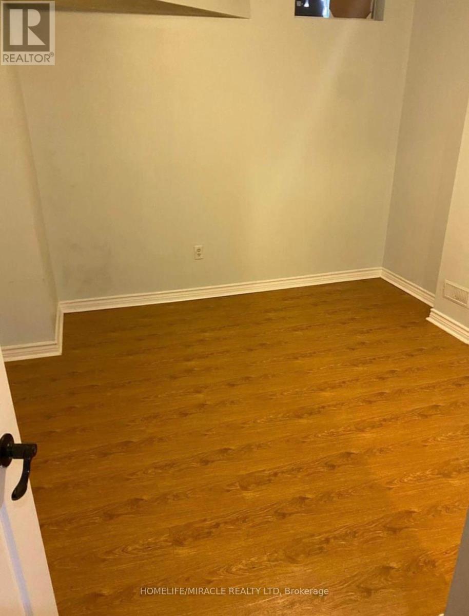 78 Jordensen Drive, Brampton, Ontario  L6X 0S1 - Photo 4 - W12504242