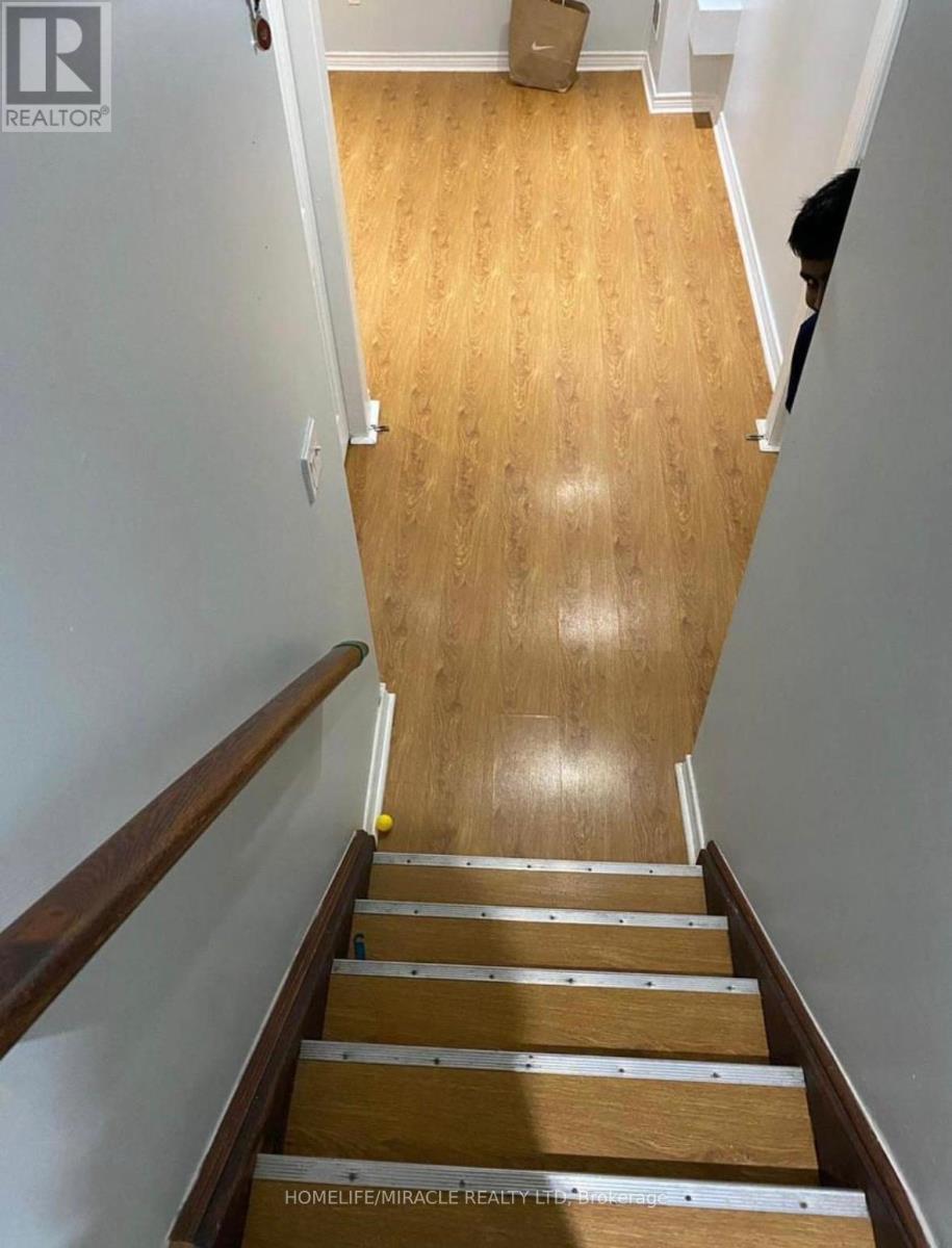 78 Jordensen Drive, Brampton, Ontario  L6X 0S1 - Photo 6 - W12504242