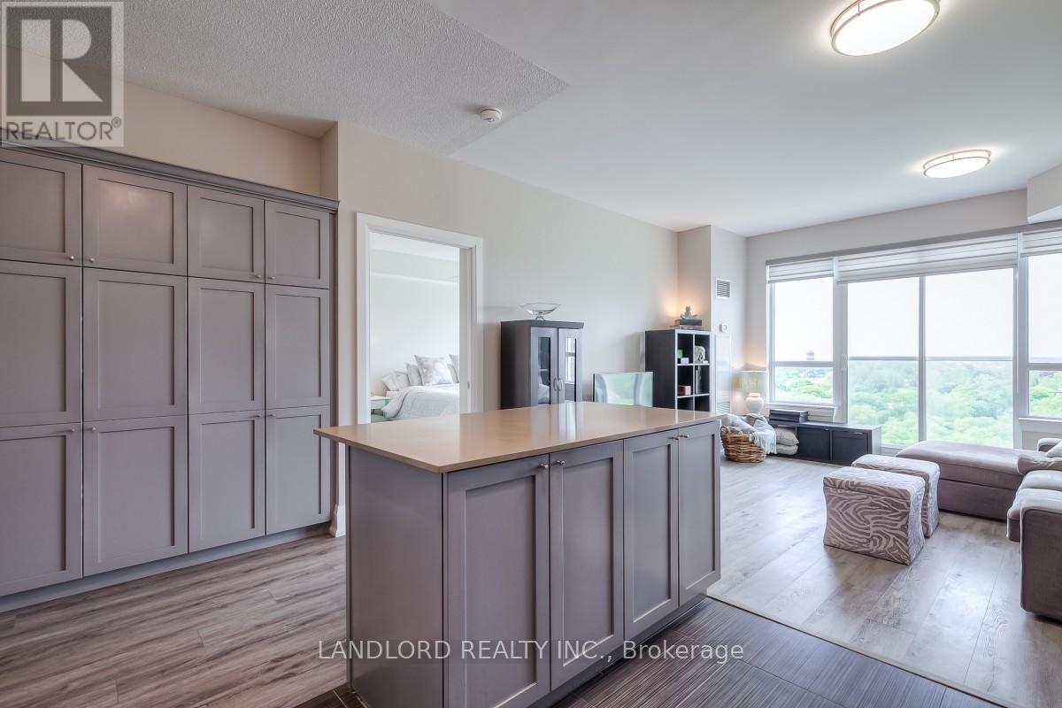 904 - 3865 Lake Shore Boulevard W, Toronto, Ontario  M8W 0A2 - Photo 8 - W12504266