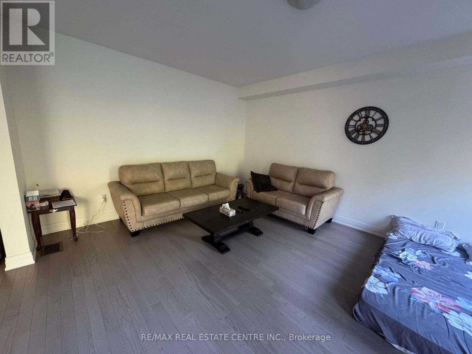 (Upper Level) - 8 Unwind Crescent, Brampton, Ontario  L6X 0B3 - Photo 13 - W12504278