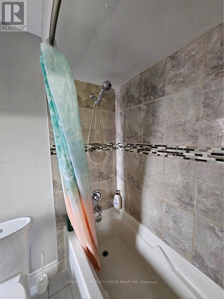 Upper - 19 Piane Avenue, Brampton, Ontario  L6Y 4Y7 - Photo 12 - W12504288