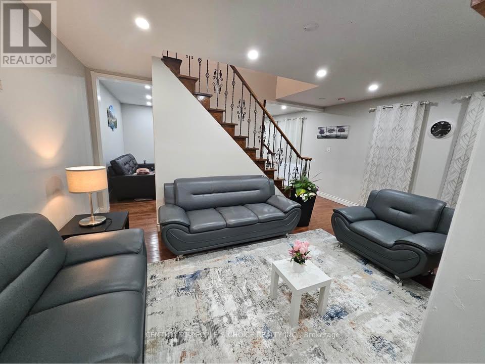 Upper - 19 Piane Avenue, Brampton, Ontario  L6Y 4Y7 - Photo 5 - W12504288