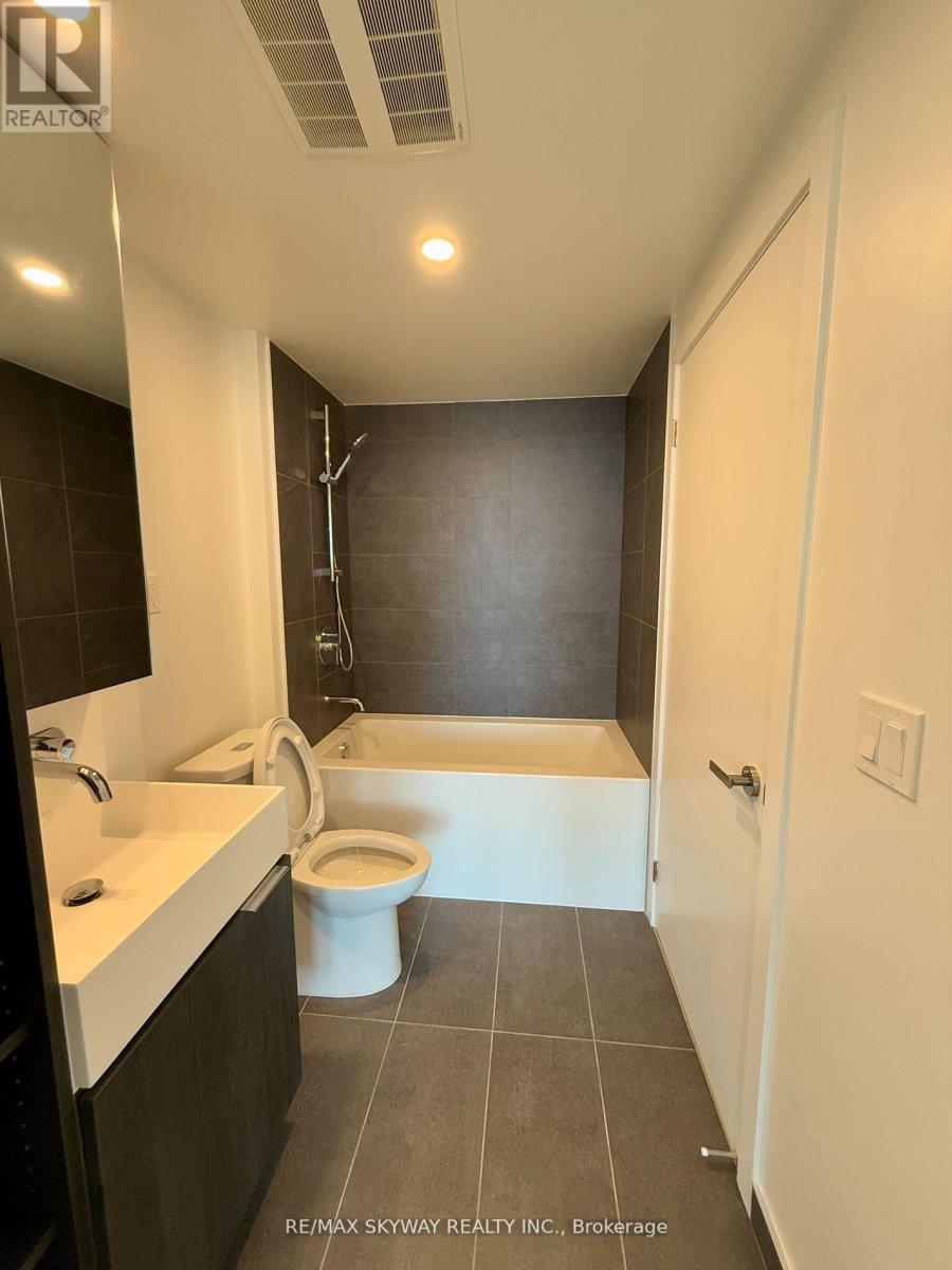 505 - 370 Martha Street, Burlington, Ontario  L7R 0G9 - Photo 15 - W12504302