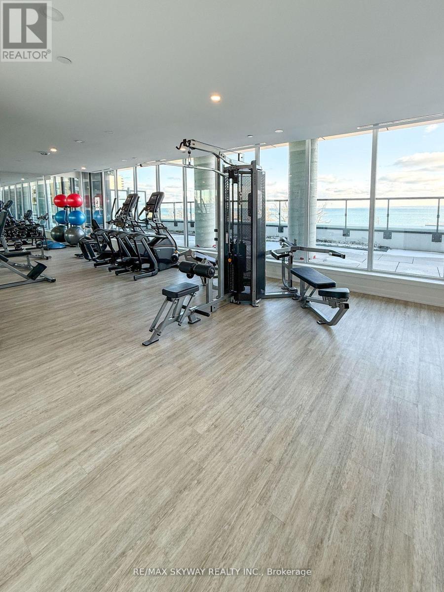 505 - 370 Martha Street, Burlington, Ontario  L7R 0G9 - Photo 3 - W12504302