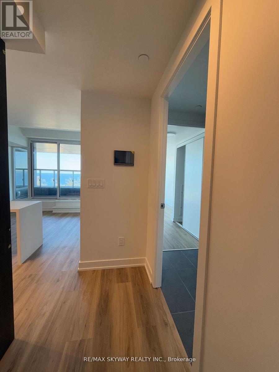 505 - 370 Martha Street, Burlington, Ontario  L7R 0G9 - Photo 5 - W12504302