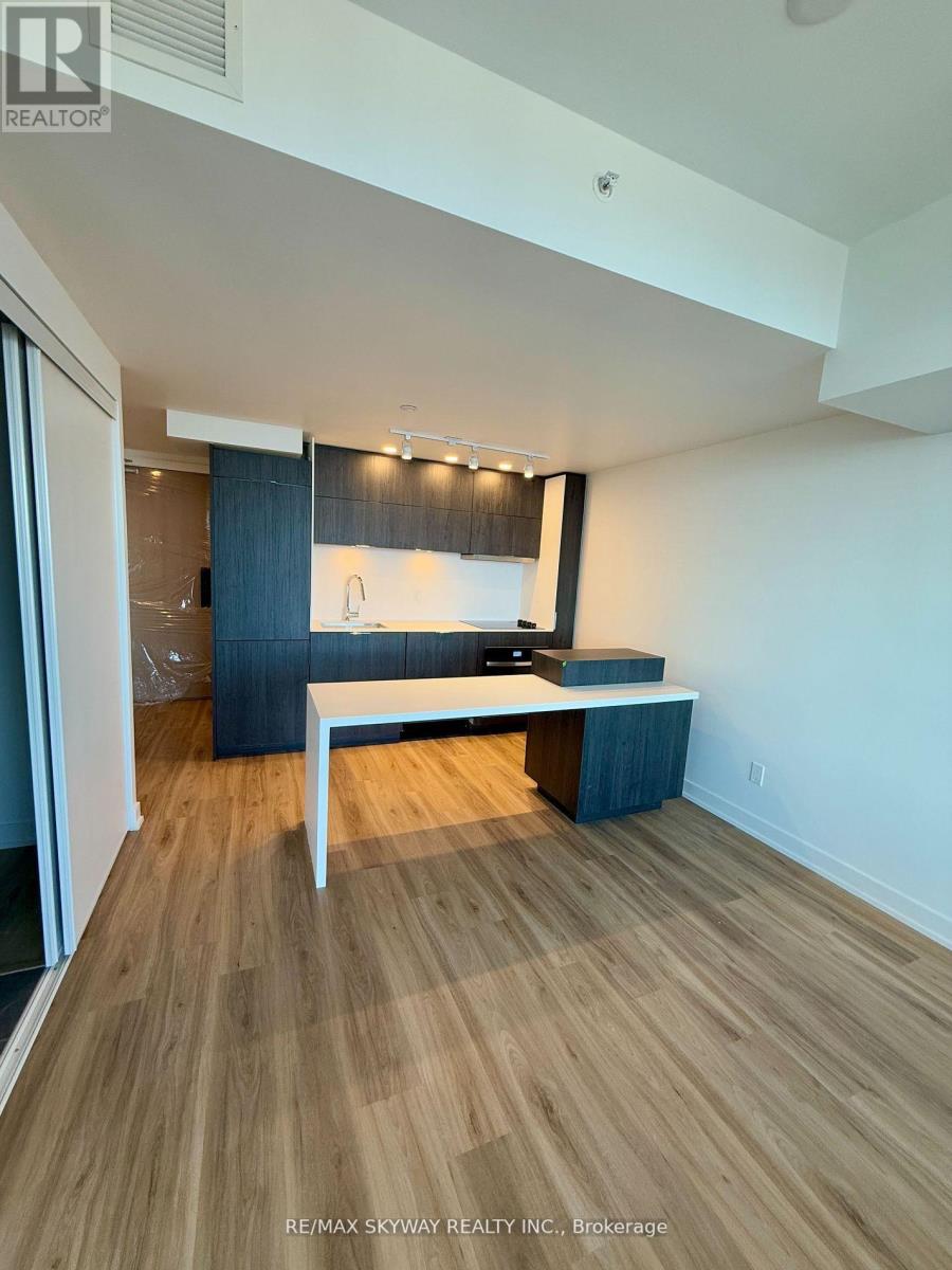 505 - 370 Martha Street, Burlington, Ontario  L7R 0G9 - Photo 8 - W12504302