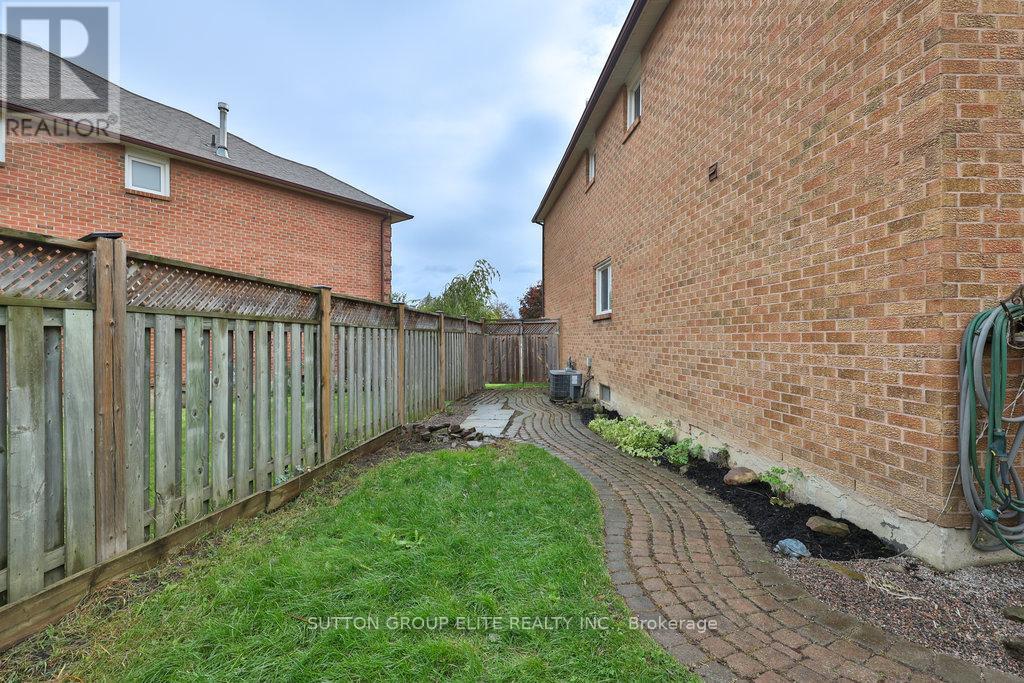 5163 Sunrise Court, Mississauga, Ontario  L5R 2T6 - Photo 34 - W12504360