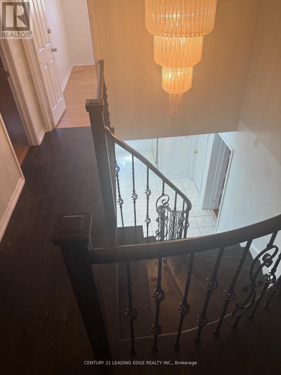 434 Rutherford Road N, Brampton, Ontario  L6V 3V8 - Photo 5 - W12504366