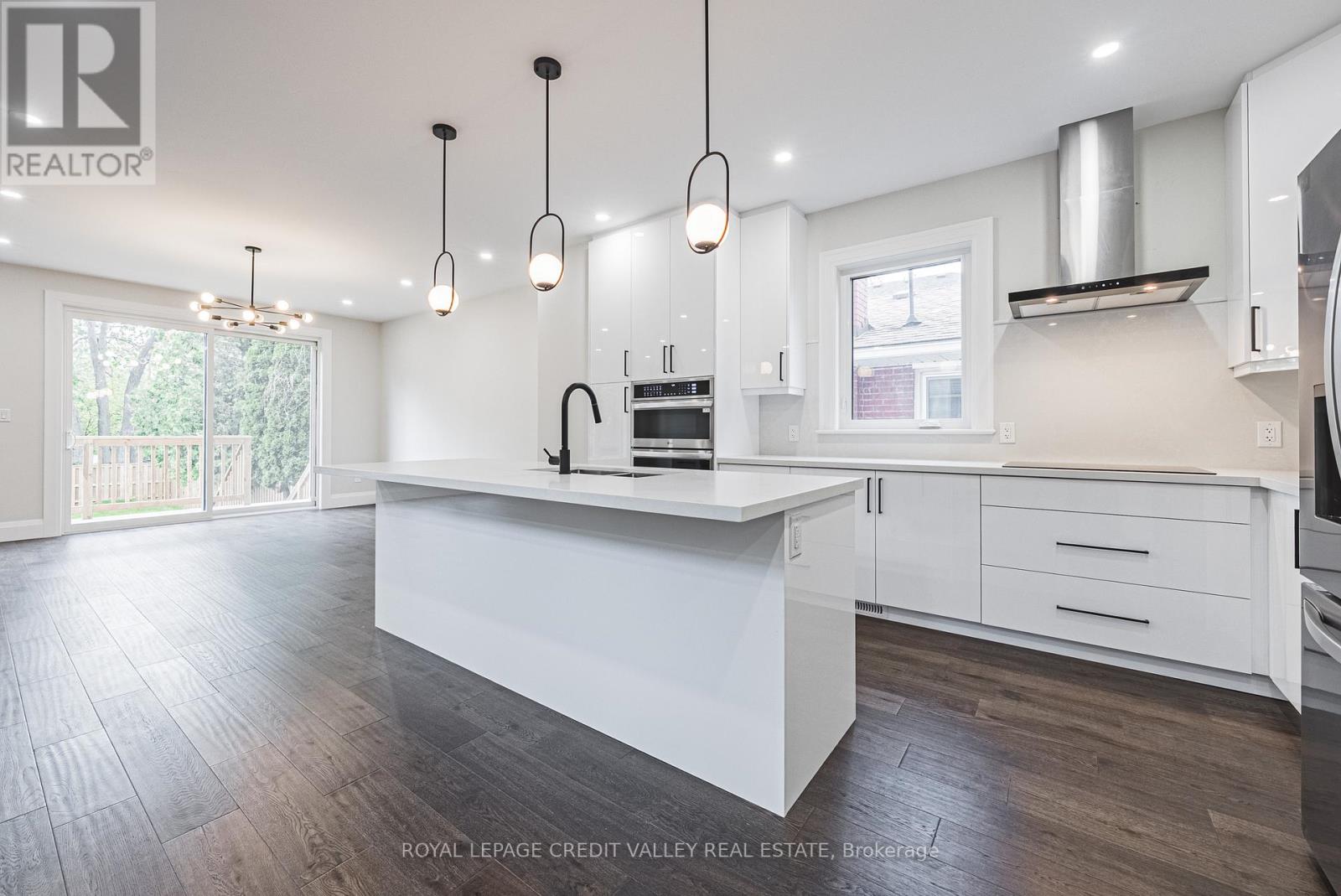 18 Bellman Avenue, Toronto, Ontario  M8W 4A3 - Photo 16 - W12504368