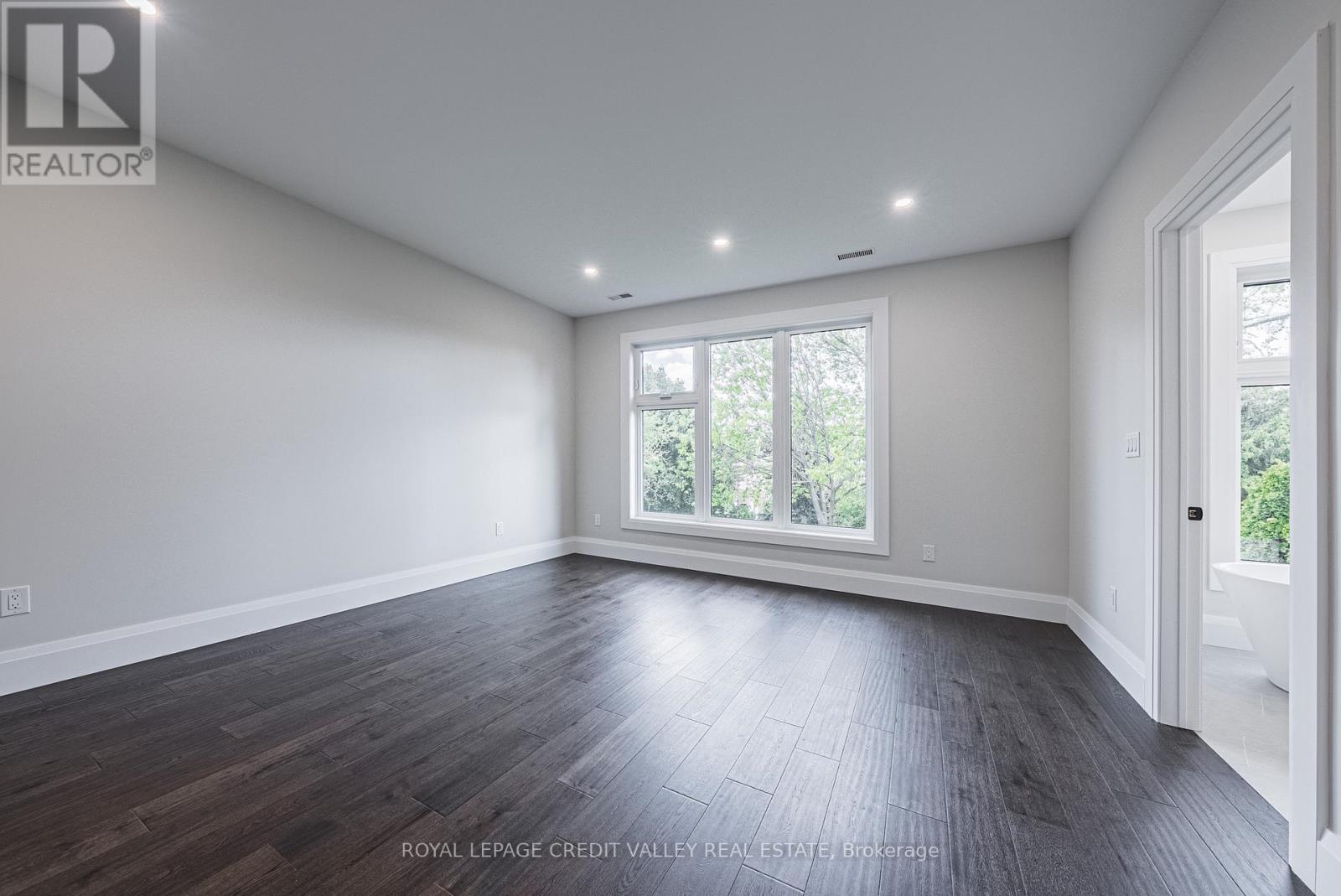 18 Bellman Avenue, Toronto, Ontario  M8W 4A3 - Photo 22 - W12504368