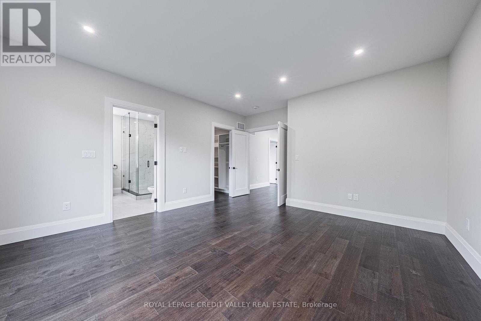 18 Bellman Avenue, Toronto, Ontario  M8W 4A3 - Photo 24 - W12504368