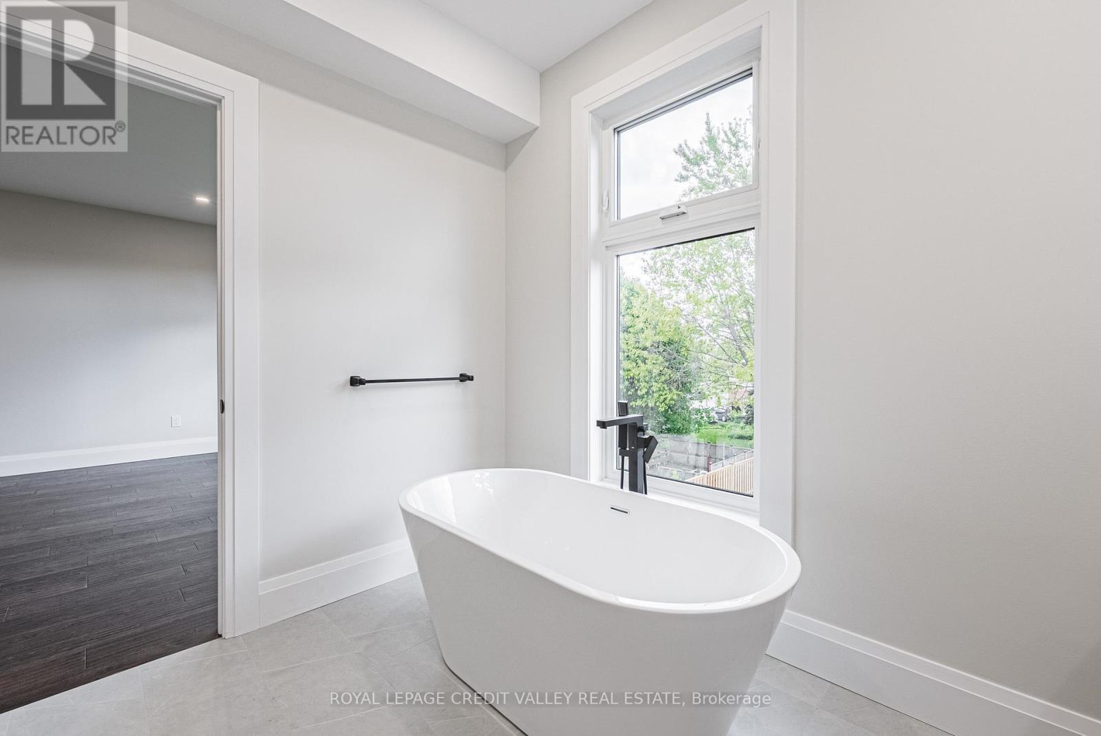 18 Bellman Avenue, Toronto, Ontario  M8W 4A3 - Photo 27 - W12504368